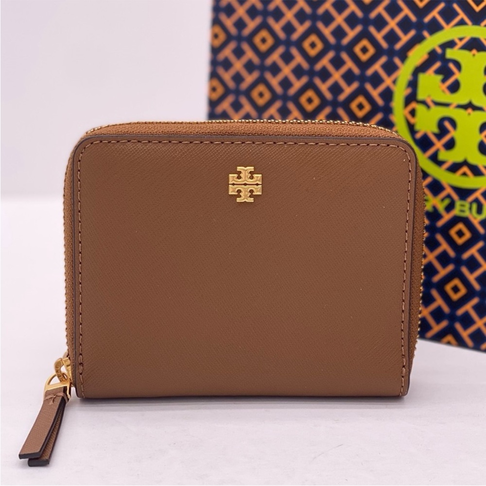 Tory Burch Emerson Medium Wallet
Moose Color Brown